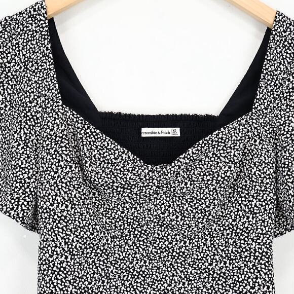 Abercrombie & Fitch Flutter Sleeve Semi Cropped Babydoll Blouse Black Print XS - Picture 2 of 6